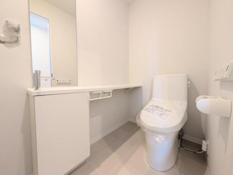 トイレ 【トイレ】ウォシュレット、保温機能付き便座など充実の設備です　お掃除がしやすくストレスフリー！！