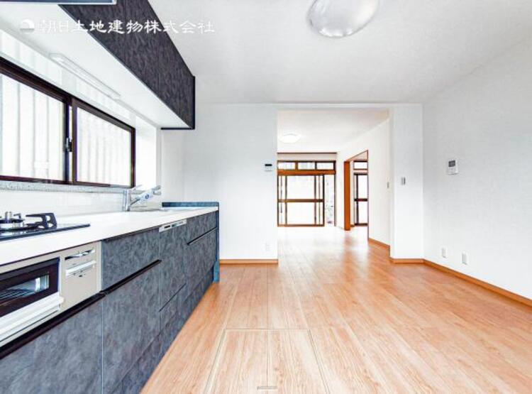 キッチン 【キッチン】お料理をする人も開放感が心地いいです。 