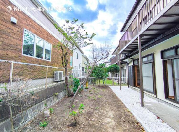 その他 【お庭】BBQやDIYなど大活躍するプライベートスペース！　ペットの運動スペースとしても重宝します。 