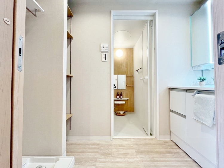 洗面 清潔感と心地よさを重視した、上質感漂うパウダールーム。