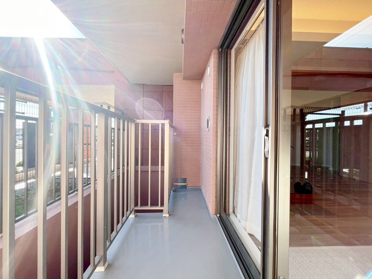 バルコニー 暮らしの中で、光と風を演出してくれるバルコニー。