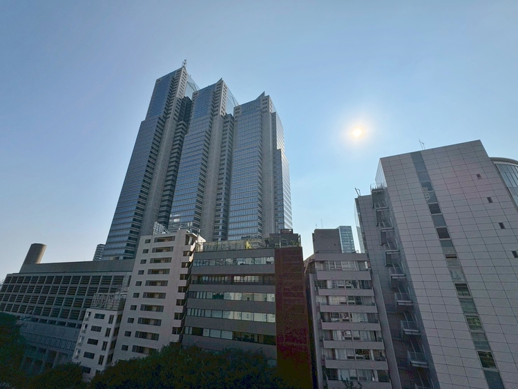 バルコニー 窓を開けると広がる青空。心をリフレッシュして日々を過ごしていきましょう。