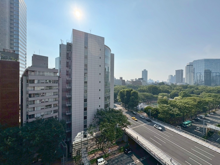 バルコニー 頬をなでる、優しい風を感じることが出来ます。