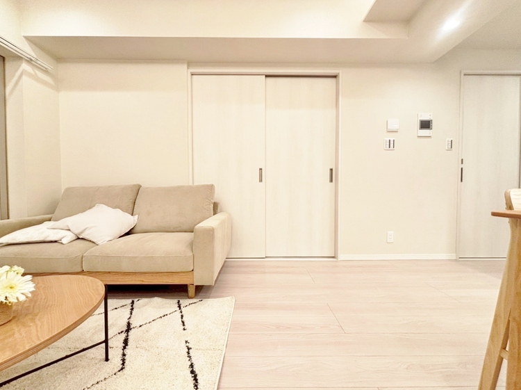 居間 居心地の良い空気感は、暮らしのステージを彩り、心からのやすらぎと満足感を与えてくれます。