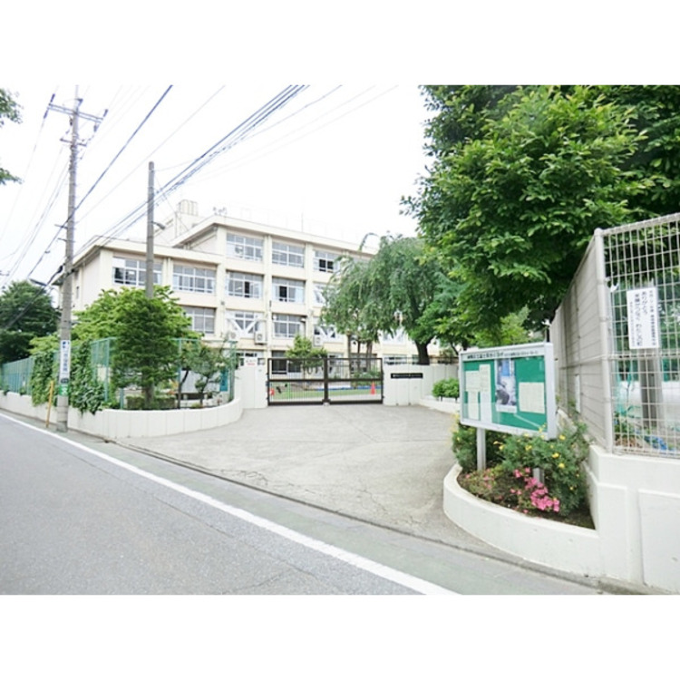 周辺 練馬区立富士見台小学校(約650m)