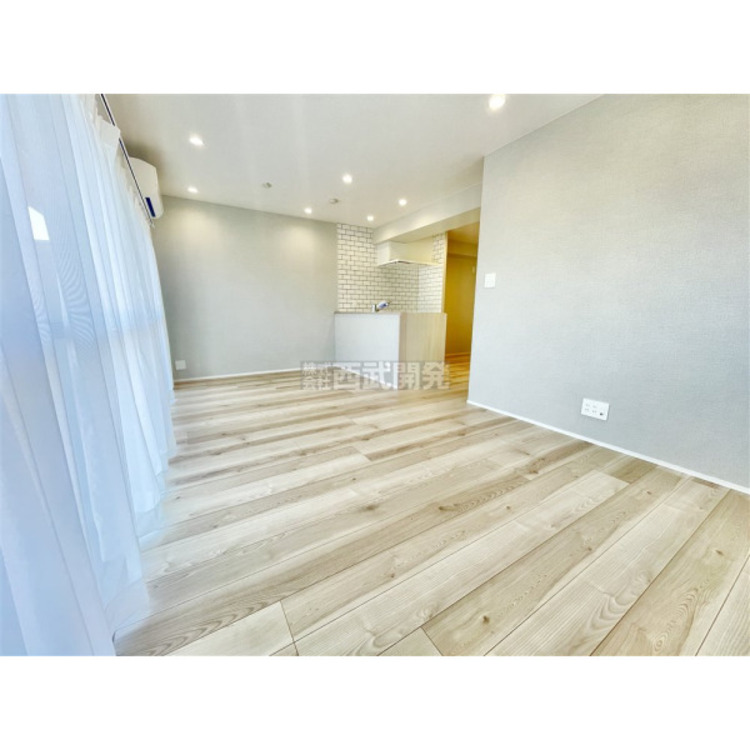 居間 家族の団欒となるリビング。お好みのコーディネートをどうぞ