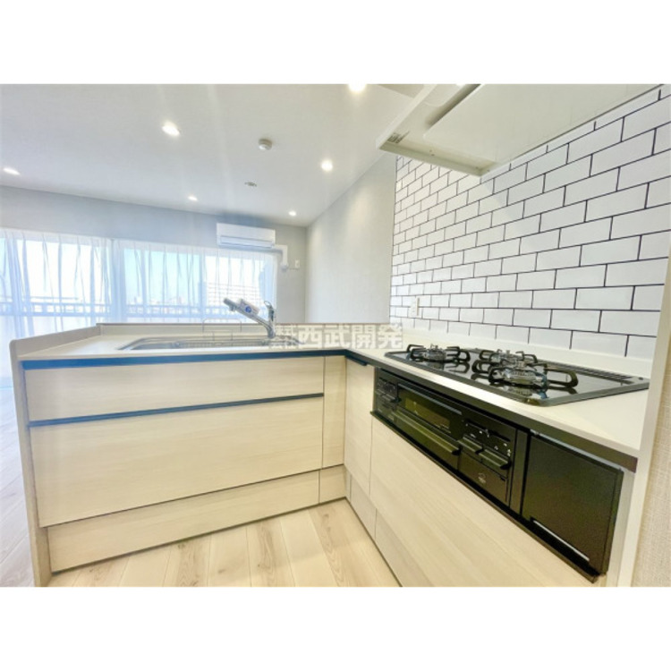 キッチン 対面キッチンを採用、お料理しながら会話に参加できます