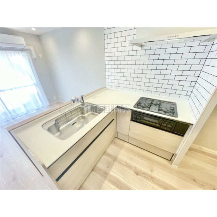 キッチン 家族の顔が見える対面式キッチンは料理中も会話を楽しめます