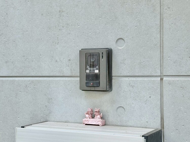 設備 誰が来てもわかる様にモニター付きインターホンを設置。