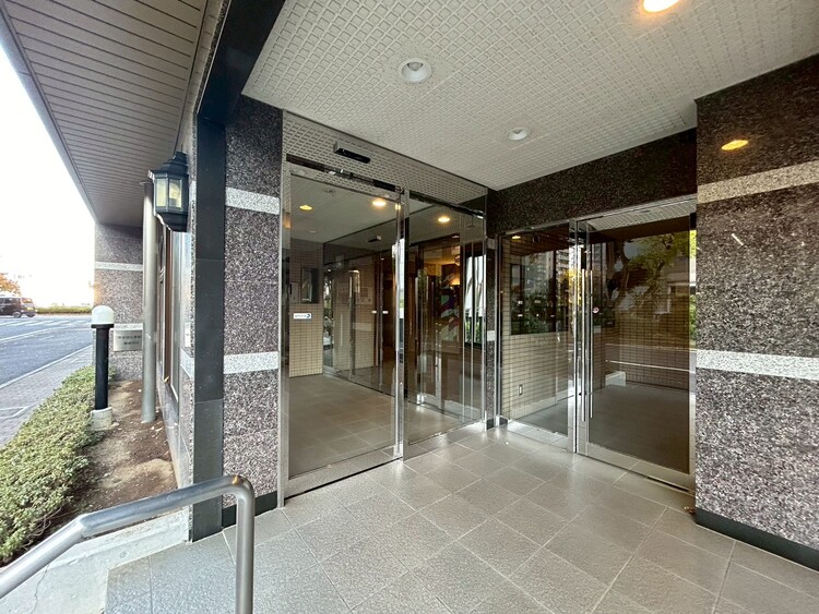 その他 上質感漂う玄関アプローチです。