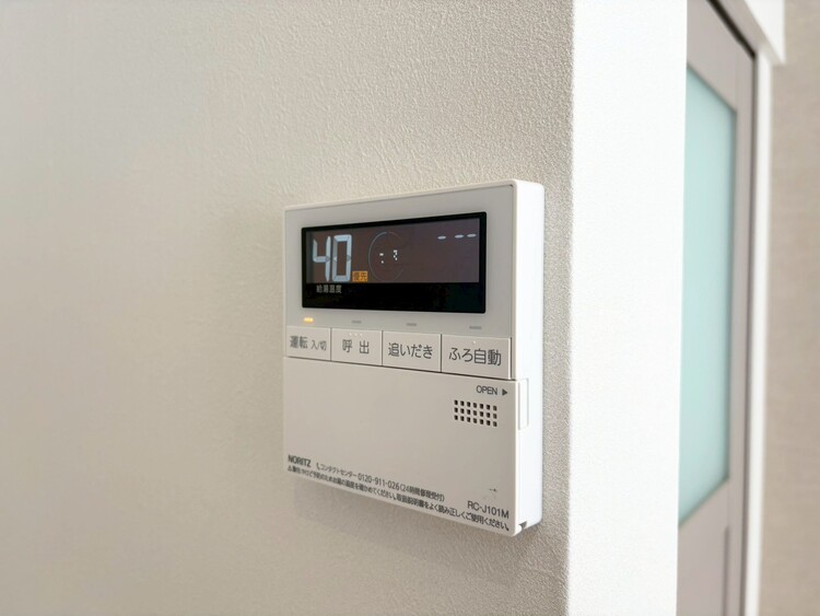 その他 見やすい画面で操作しやすい給湯パネル。