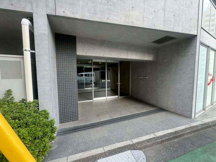 その他 上質感漂う玄関アプローチです。