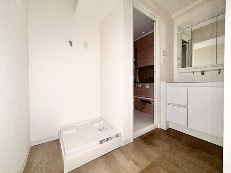 その他 十分な広さの脱衣所。