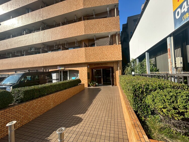 その他 上質感漂う玄関アプローチです。