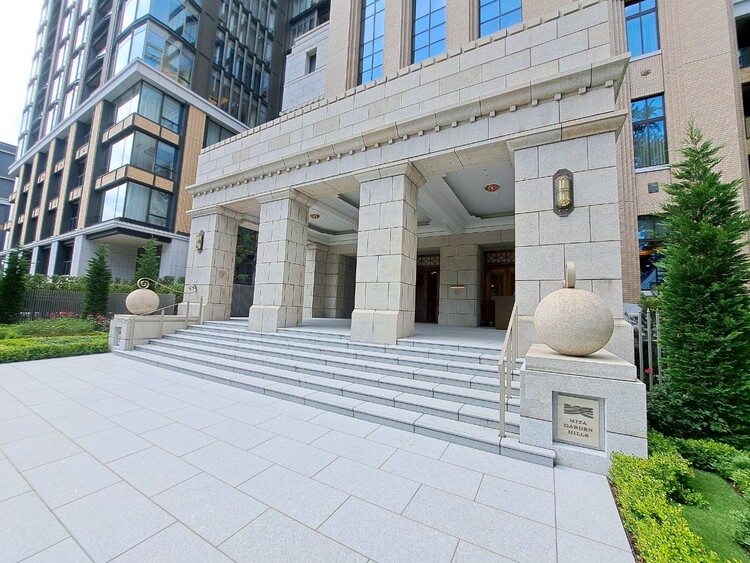 その他 上質感漂う玄関アプローチです。