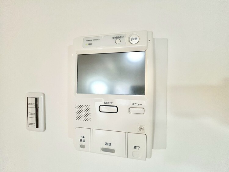 その他 誰が来てもわかる様にモニター付きインターホンを設置。