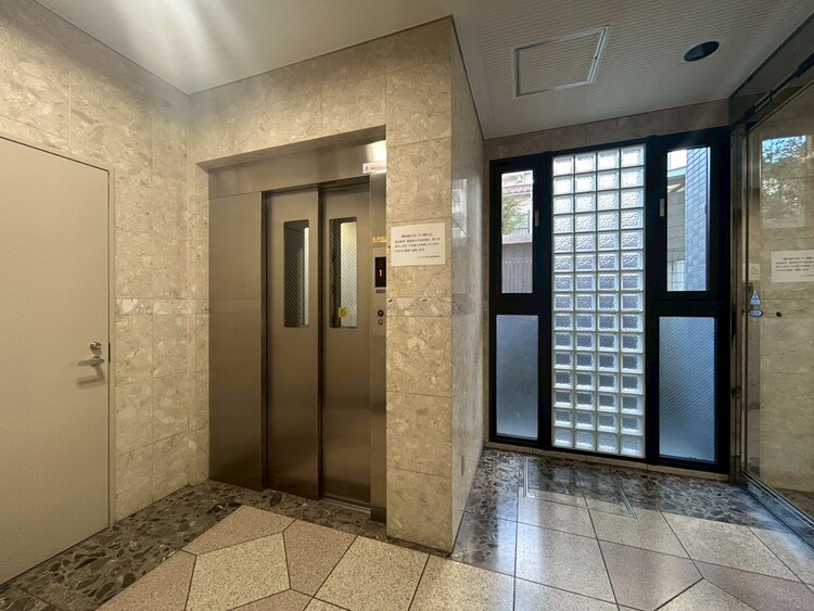 その他 エレベーター完備のため荷物が多くなっても安心。