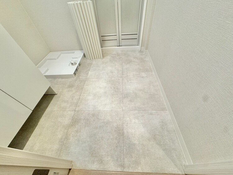 その他 十分な広さの脱衣所。