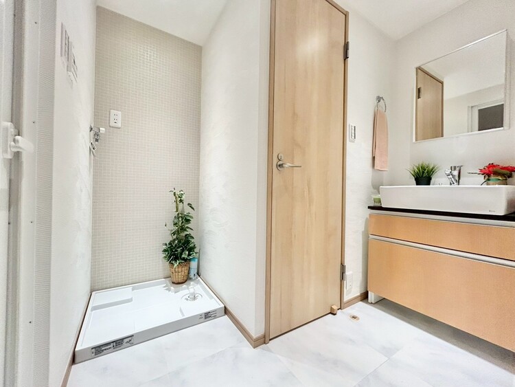 その他 十分な広さの脱衣所。