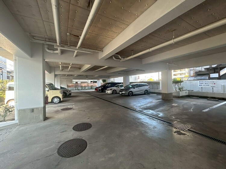 その他 駐車スペースが嬉しいですね。※空き状況は都度ご確認下さい。