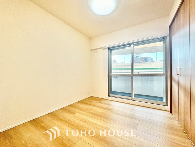 内装 ◆色彩◆この空間に放たれた光は華美なまでに演出されたデザイン。流れる時をより芳醇なコーヒーの様な色彩奏でるアダージョ。そして情景豊かな作品のような暮らしがイメージできる。