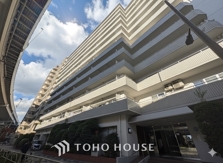 外観 *一部AIによる加工あり◆共有空間◆些細な事でほっぺを膨らまして怒る君。それでも僕達はこれからも一緒だよ。喧嘩をしても離れたくないから一つはさんだ同じ場所にいる。分かるよ。そこに君が