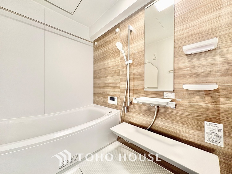 風呂 ◆浴室◆の温もりを感じ、ふわりと寄り添う太陽の妖精たちが自然と僕達を微睡ませる。うとうとしたい訳ではないがそんな時間が嫌いじゃない自分がここにいる。