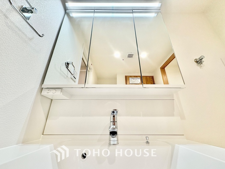 洗面 ◆洗面◆清潔感のある水回り。白で統一されたスタイリッシュな空間。毎日使う場所だから究極にシンプルにこだわりました。