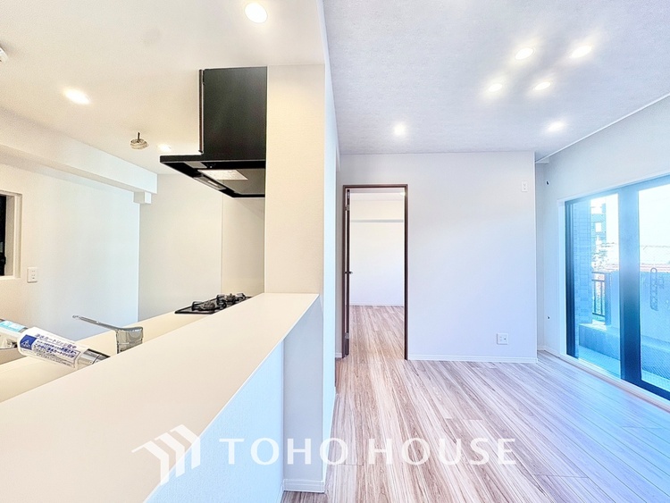 内装 お子様の面倒を見れる時間が増え時短になります。加えて手荒れも防げてしかも節水が高い為、大変人気があり重宝します。