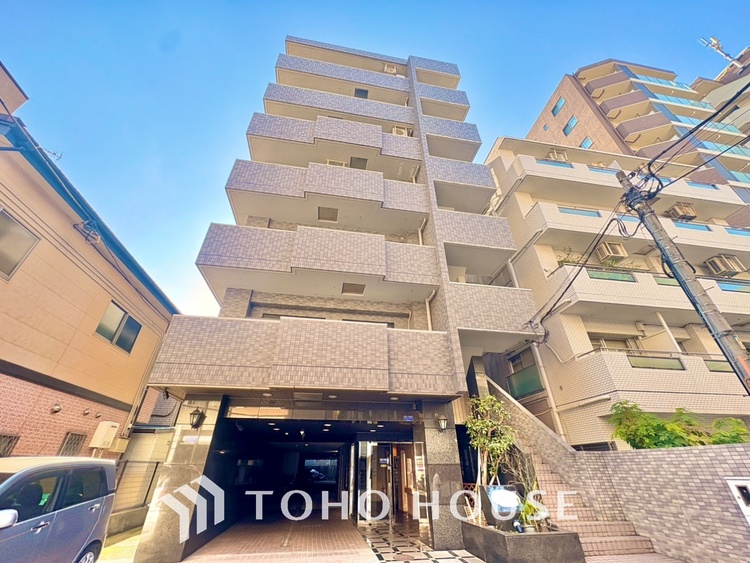 外観 漂う上質な空気感、マンションに入れば「おかえりなさい」と笑顔で迎えてくれるエントランス。最良の心配りを感じるマンションでした。