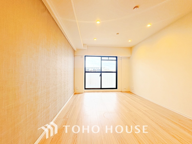 内装 叶えたかったのは落ち着きのあるナチュラルな風合い、そして開放感があるリビング。優雅な気分に浸れる幸せな時間を家族が自然と集まりたくなるこの空間で。