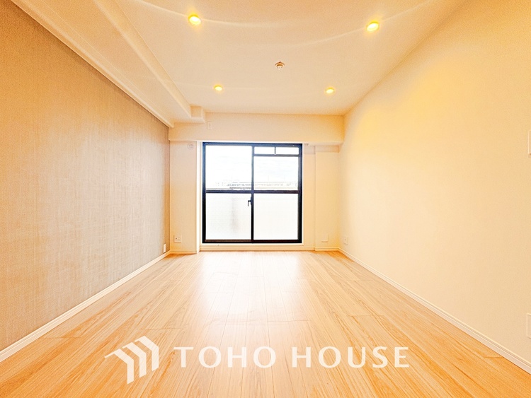 内装 使いやすく、明るい洋室に仕上がります。子供部屋や趣味のお部屋にご利用できます。ご自身で家具などを配置し、素敵な空間を創り上げられます。