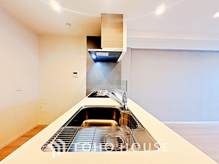 内装 お子様の面倒を見れる時間が増え時短になります。加えて手荒れも防げてしかも節水が高い為、大変人気があり重宝します。