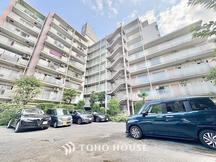 外観 漂う上質な空気感、マンションに入れば「おかえりなさい」と笑顔で迎えてくれるエントランス。最良の心配りを感じるマンションでした。