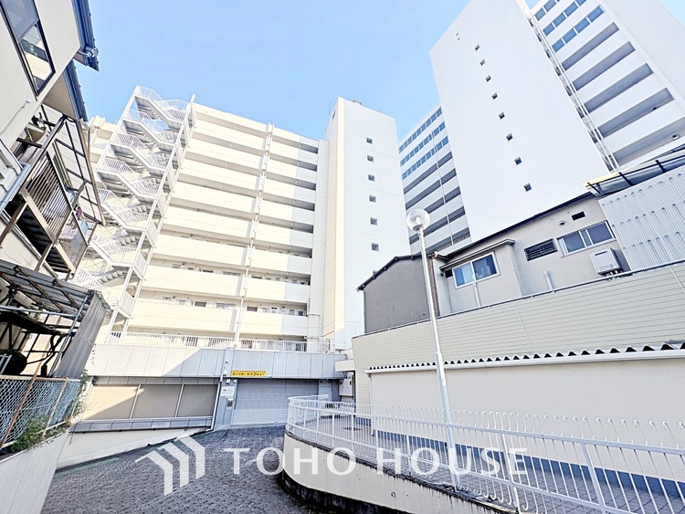 外観 漂う上質な空気感、マンションに入れば「おかえりなさい」と笑顔で迎えてくれるエントランス。最良の心配りを感じるマンションでした。