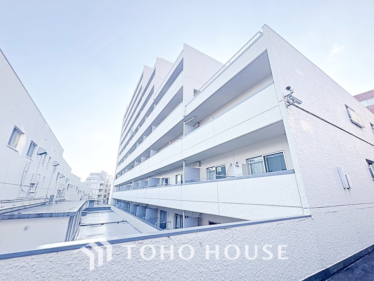 その他 叶えたかったのは落ち着きのあるナチュラルな風合い、そして開放感があるリビング。優雅な気分に浸れる幸せな時間を家族が自然と集まりたくなるこの空間で。