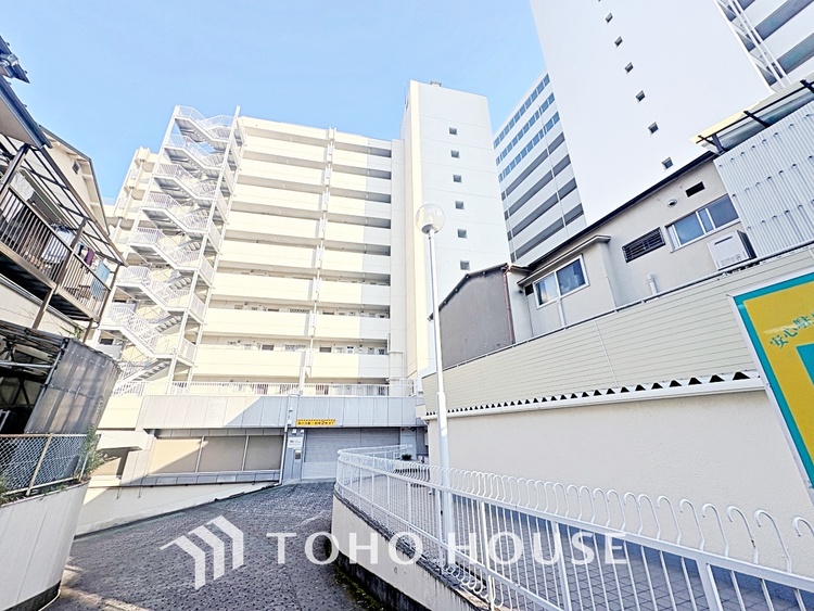 外観 ◆瀟洒な空間◆落ち着きのある彩が見事に調和させた瀟洒な空間を演出。ここに集まる家族の会話と笑顔が絶え間なく続く幸せな空間。