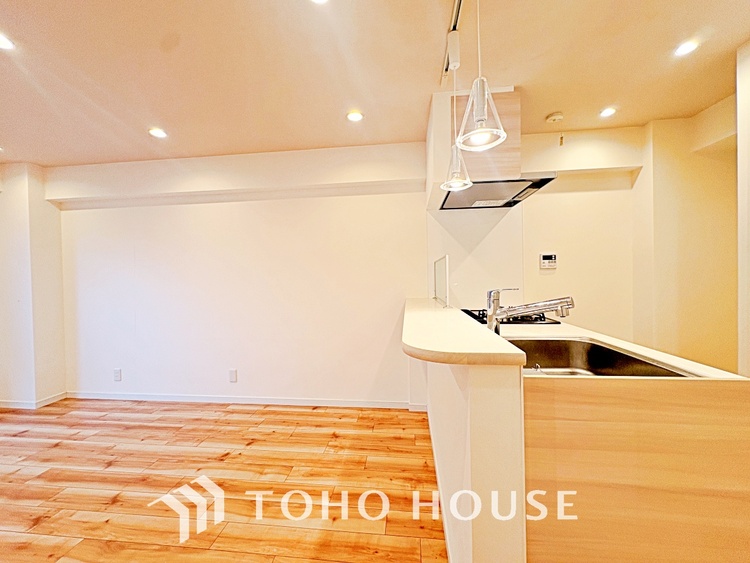 内装 お子様の面倒を見れる時間が増え時短になります。加えて手荒れも防げてしかも節水が高い為、大変人気があり重宝します。