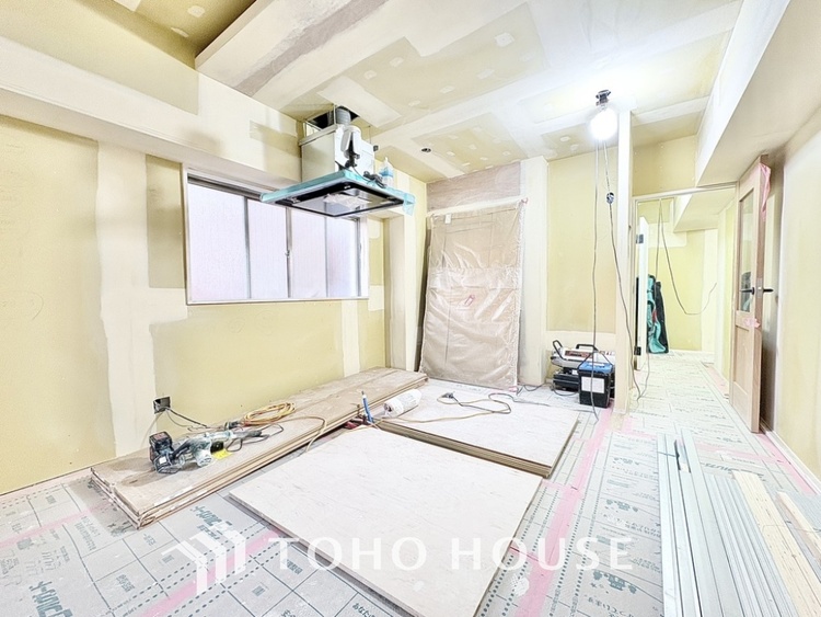 内装 ◆瀟洒な空間◆落ち着きのある彩が見事に調和させた瀟洒な空間を演出。ここに集まる家族の会話と笑顔が絶え間なく続く幸せな空間。