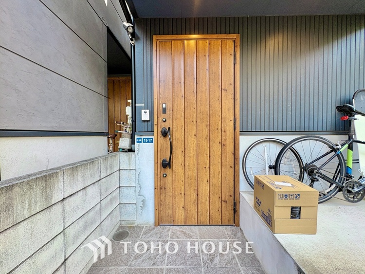 外観 【隠された美しさ】流麗な音楽が流れているような繊細でいながら整然かつ堅牢なこの空間。この空間は確かに美しい。しかし、そこには美しさ以上のものが隠されている。