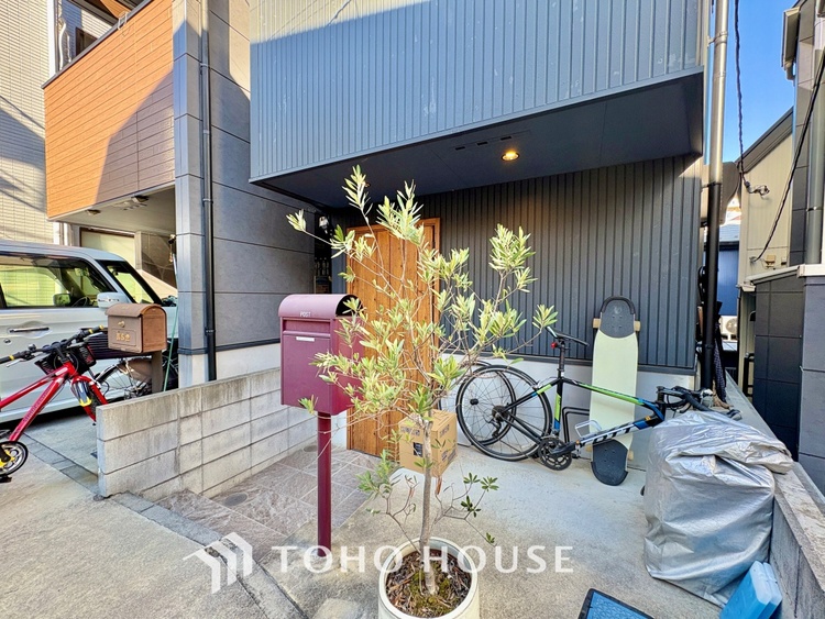 外観 【スペシャルシーン】デイリーシーンからスペシャルシーンまで様々なシーンで使用出来る、フレキシブルで飽きのこないこの空間。僕の頭の中では大好きなソファとダイニングテーブルと家族の笑顔が広がっていた