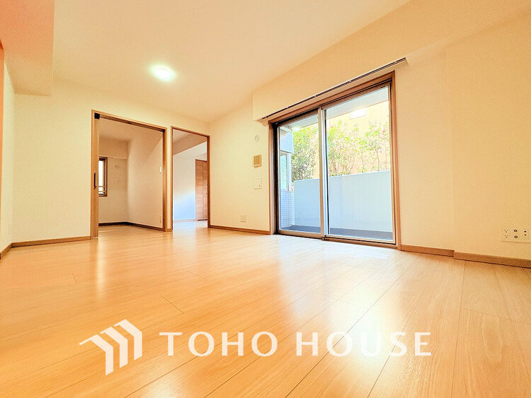 内装 家族みんなが爽やかに過ごせるように、光をたっぷり取り込んだLDK