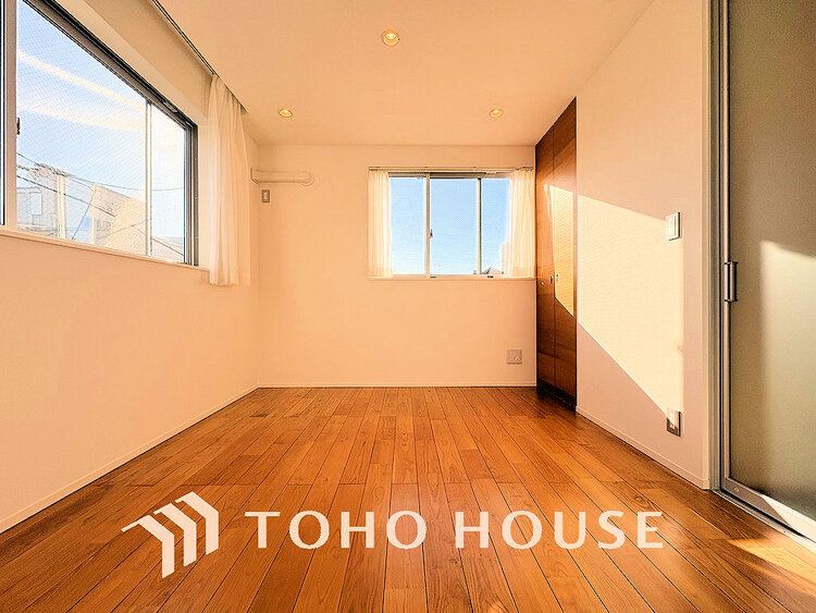 内装 シンプルですっきりとした室内は飽きのこない居心地の良い雰囲気