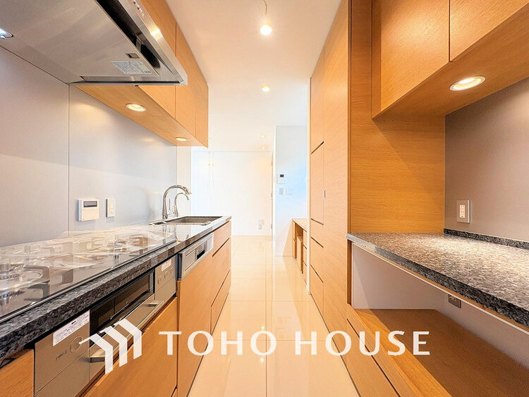 キッチン シンプルな部屋の雰囲気に溶け合うナチュラルキッチン