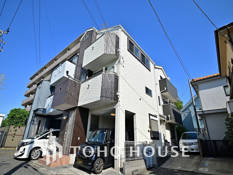 外観 〜全居室2面採光で陽当り・通風良好〜ロフト付き中古戸建て〜リフォーム済み〜