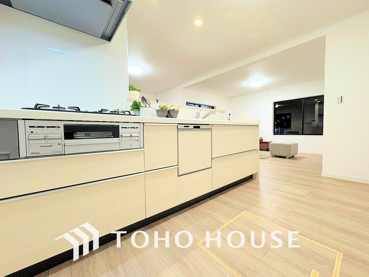 キッチン 落ち着きのあるカラーで統一された清潔感と気品が溢れるキッチン