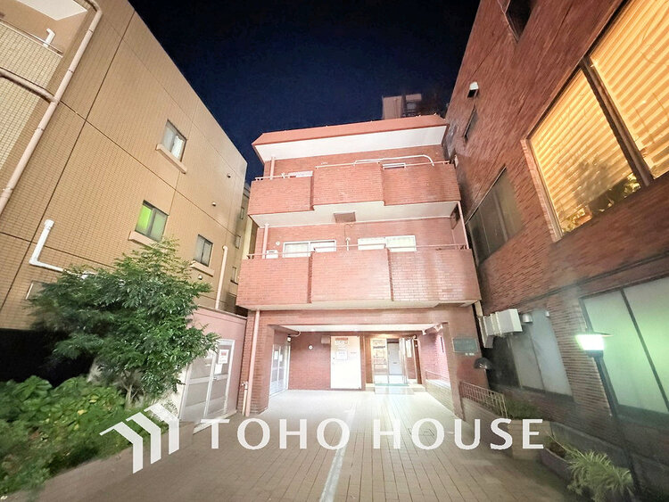 外観 〜大切なペットと暮らせるリノベーション住戸〜ルーフバルコニー付きで通風良好〜