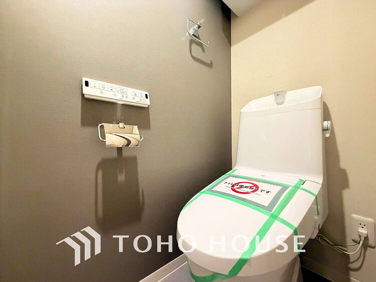 トイレ トイレには快適な温水洗浄便座付