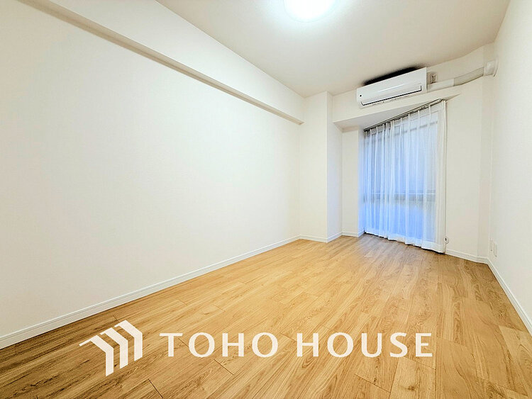 内装 採光もある洋室は、くつろぎのひと時を過ごすのにぴったり