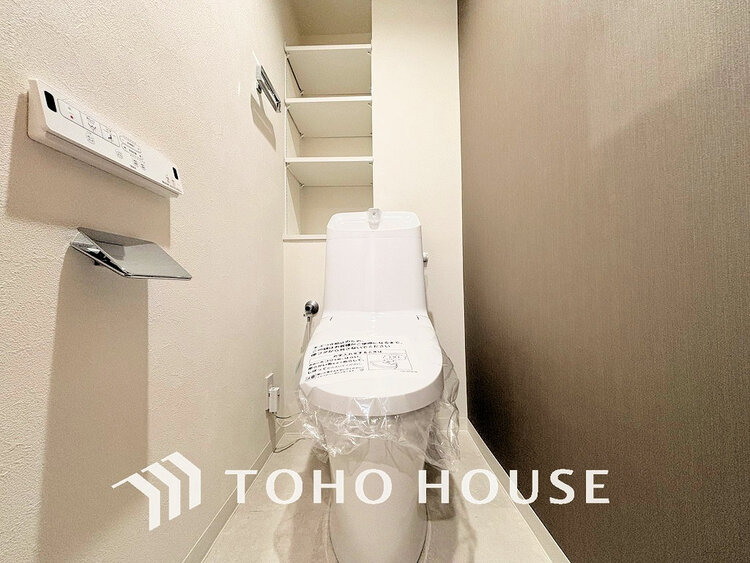 トイレ トイレには快適な温水洗浄便座付